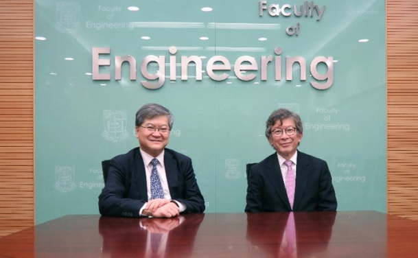 創新製衣技術研發中心總監田之楠教授 (左) 與副總監小菅一弘教授
 